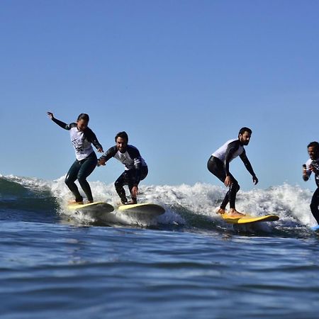 Hotel Turismo Do Seculo à Estoril Extérieur photo Surfers at the 2011 World Surf League