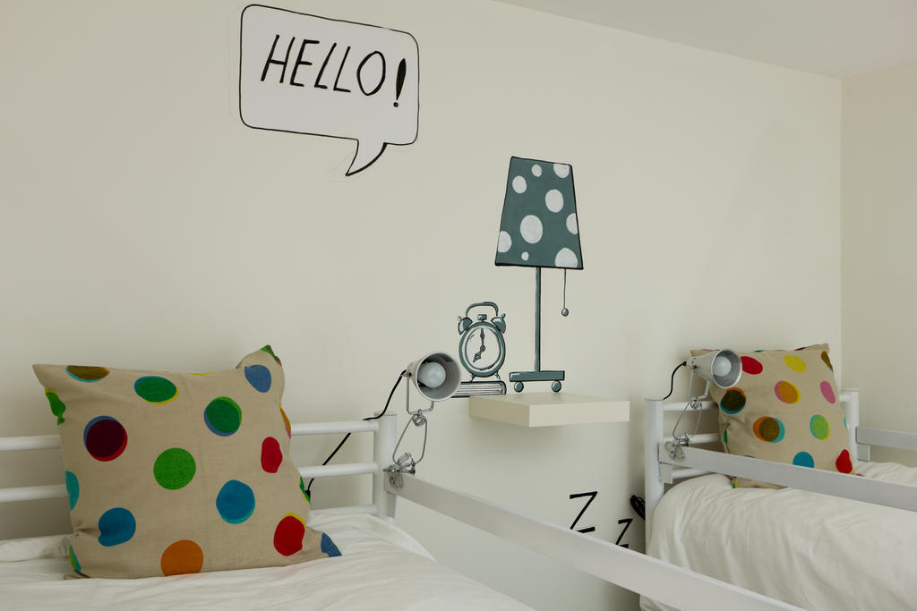 Hotel Turismo Do Seculo à Estoril Chambre photo The alarm clock and the lamp are both objects.
